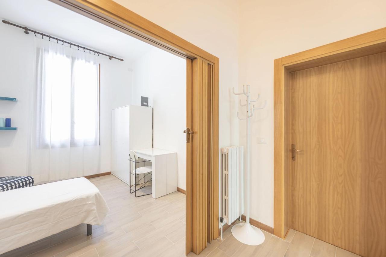 Arte E Cinema - 10 Min Da Venezia Apartamento